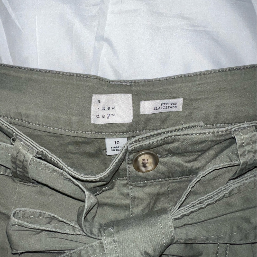 Forest green cargo shorts